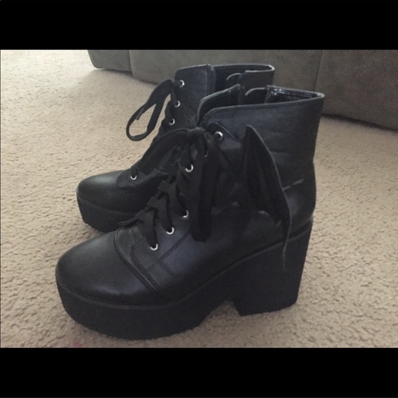 bat wing platform boots